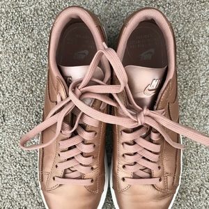 Nike EUC copper size 8
